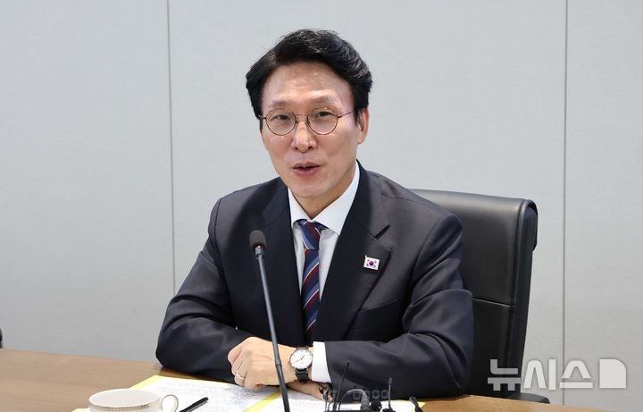 김 총리 "<b>응급실 뺑뺑이</b> 의료계와 머리 맞대 <b>해결</b>할 것"