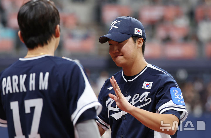 '일본전 10연패 탈출 특명' <b>정우주</b>, 3이닝 무실점 4K 호투