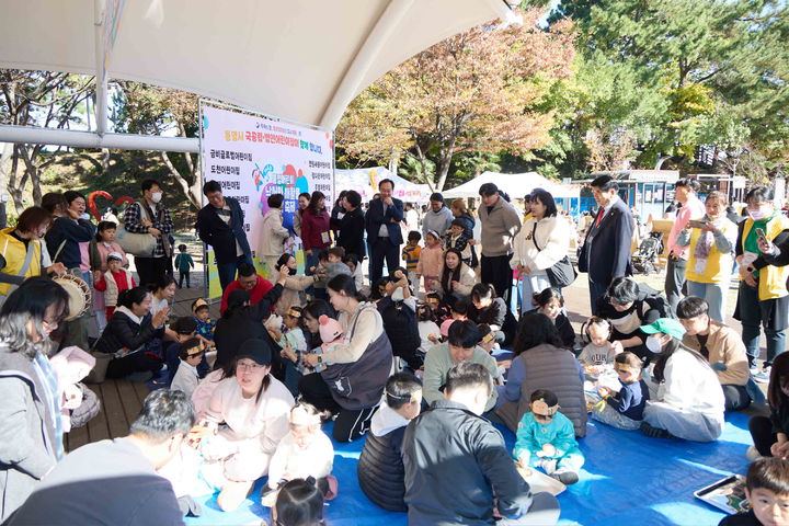 [뿵=ý] ö = 泲 뿵 ̵  ĥϰ  '4ȸ 뿵  Ȱ  ' 뿵ó ξ 16, 300  Ƶ    15 