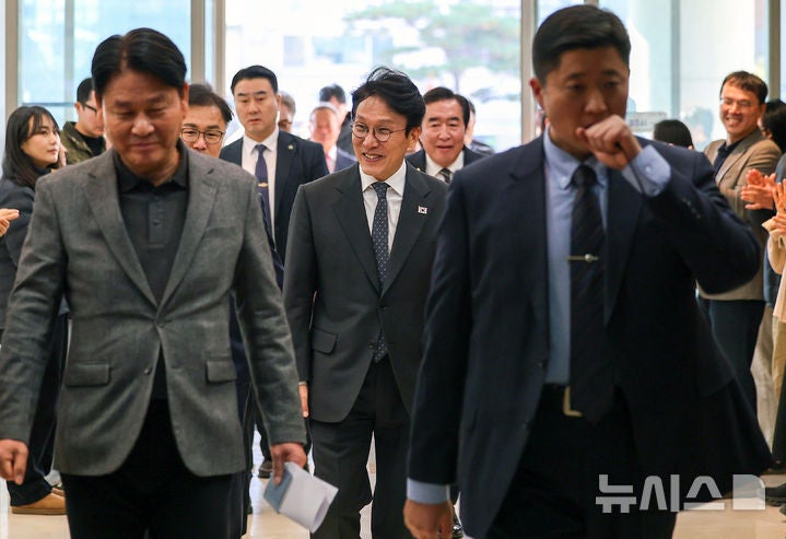 <b>경주시청</b> 찾은 <b>김민석 총리</b>