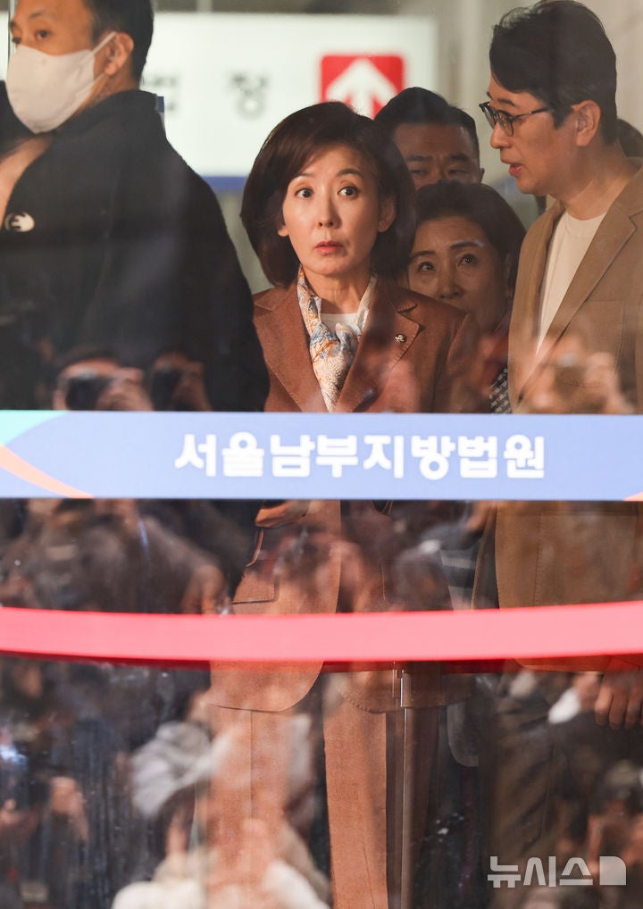 '<b>패스트트랙</b> 충돌' <b>나경원</b>·황교안 등 1심 벌금형…공소사실 모두 <b>유죄</b>