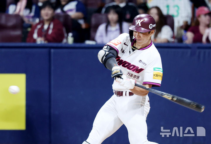 KBO, MLB 사무국에 <b>송성문</b> <b>포스팅</b> 요청…빅<b>리그</b> 도전 돌입