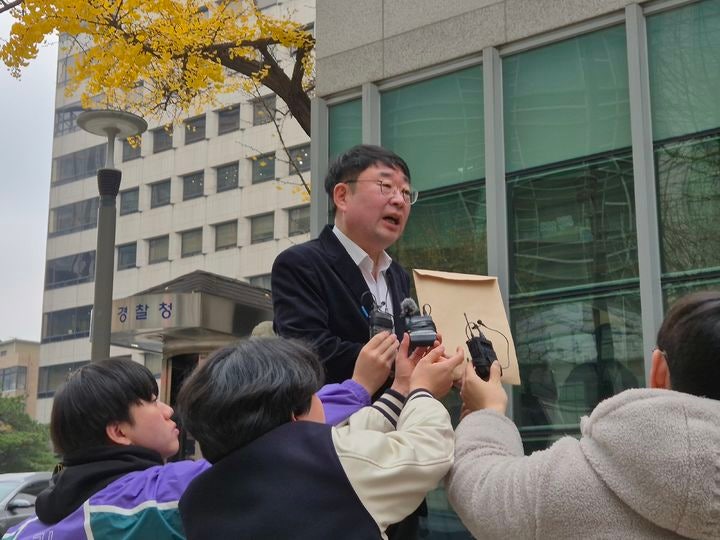 경찰, '<b>서부지법</b> 난동 배후' 혐의 피의자 신혜식 <b>재소환</b>