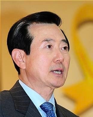 유재석 결혼식 주례…'명랑운동회' <b>변웅전</b> 전 아나운서 <b>별세</b>