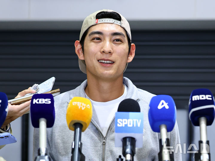 <b>이정후</b>, 2025 일구상 <b>특별공로상</b>…롯데 박찬형은 '의지노력상'