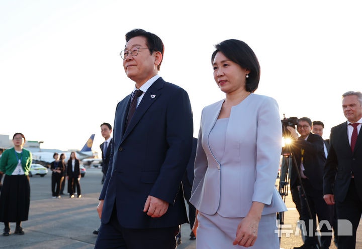 <b>김혜경 여사</b>, <b>튀르키예</b>서 문화·예술 교류 확대 논의…에르도안 여사와...