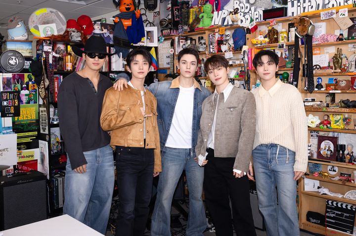 <b>세븐틴</b>, 美 '<b>타이니 데스크</b>' 입성…K-팝 그룹 최초 NPR 본사 공연