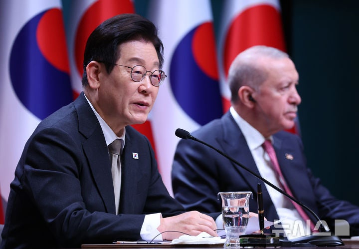 한-<b>튀르키예</b> '원자력 <b>협력</b>' MOU 체결…李 "신규 <b>원전</b> 사업 지원"(종합)