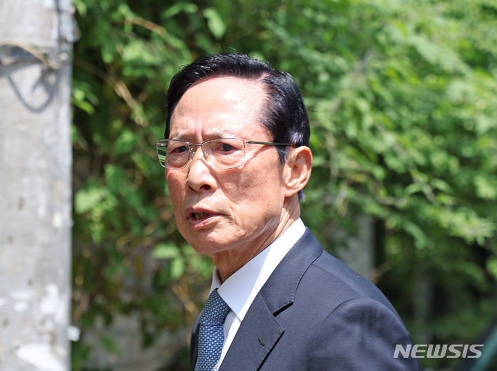 송영무 전 국방장관, '계엄문건 <b>허위서명 강요</b>' 항소심도 무죄