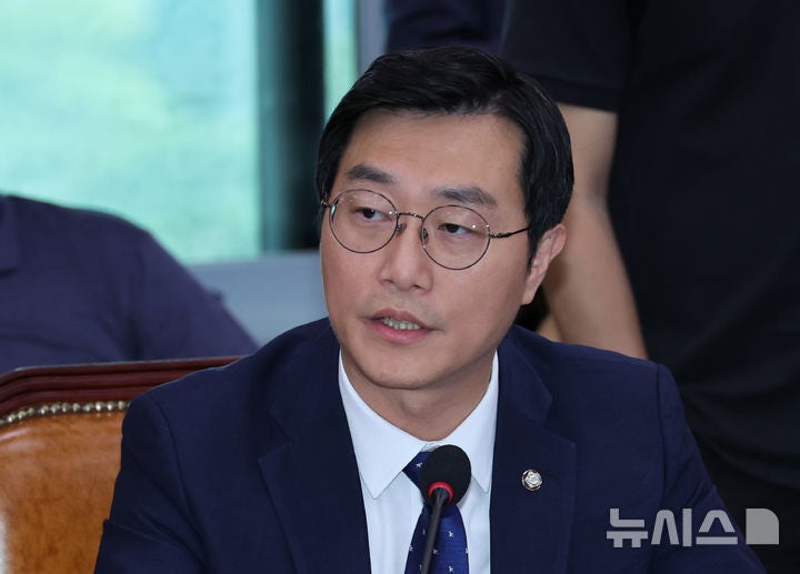 <b>장경태</b> 민주당 의원, <b>성추행</b> 혐의로 고소…경찰 수사