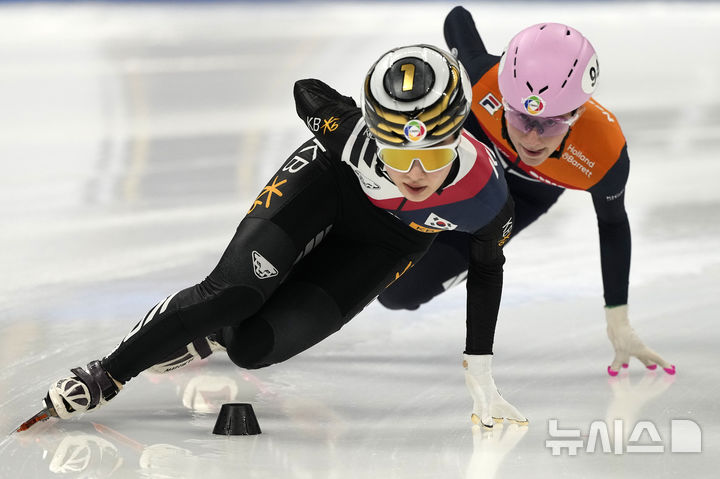 <b>쇼트트랙</b> 김길리, 4차 월드투어 여자 1000m 준준결승행