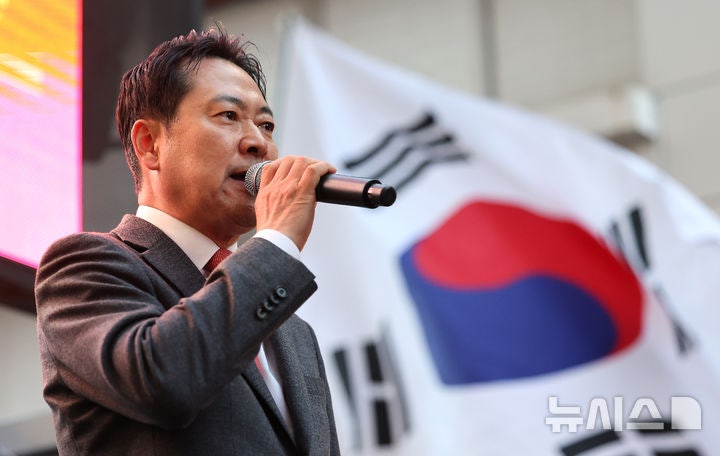 <b>장동혁</b> "국힘, <b>계엄</b>·탄핵 막지 못해…李 정권 퇴장 위해 뭉쳐야"(종합)
