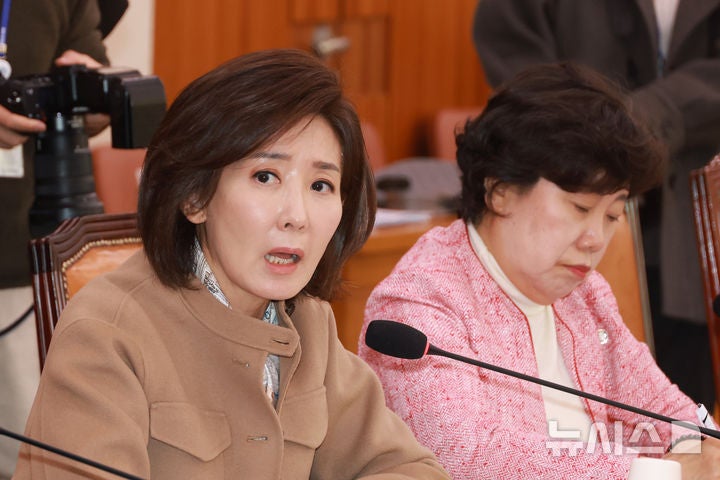 국힘 법사위원들, '<b>내란</b>재판부' 충돌 법사소위 퇴장…"위헌, 나치재판부...
