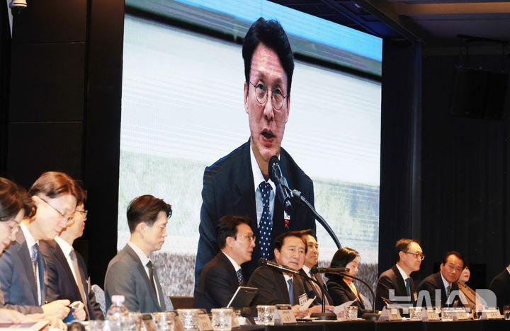 중소기업 규제합리화 현장<b>대화</b>, 인사말하는 <b>김민석 총리</b>