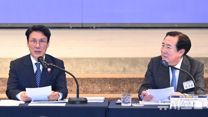 중소기업 규제합리화 현장<b>대화</b>, 인사말하는 <b>김민석 총리</b>