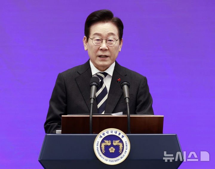 이 <b>대통령</b> "<b>상속세</b> 불합리한 측면 있어…환율·물가 대책 수립"