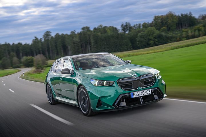 [서울=뉴시스] BMW 코리아가 강력한 성능에 활용성을 더한 초고성능 왜건형 모델 'BMW 뉴 M5 투어링'을 국내에 처음으로 출시한다고 4일 밝혔다. (사진=BMW 코리아 제공) photo@newsis.com *재