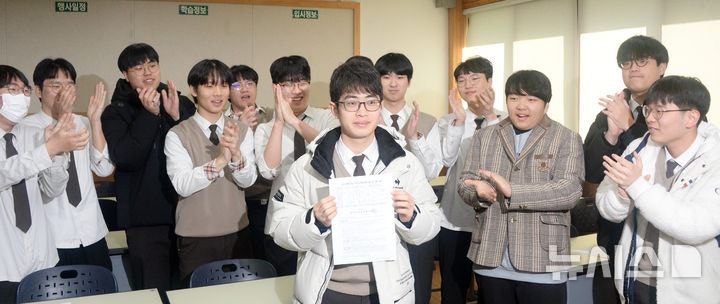 전북 <b>수능 만점</b>자 이하진군 "주체적·능동적으로 공부"