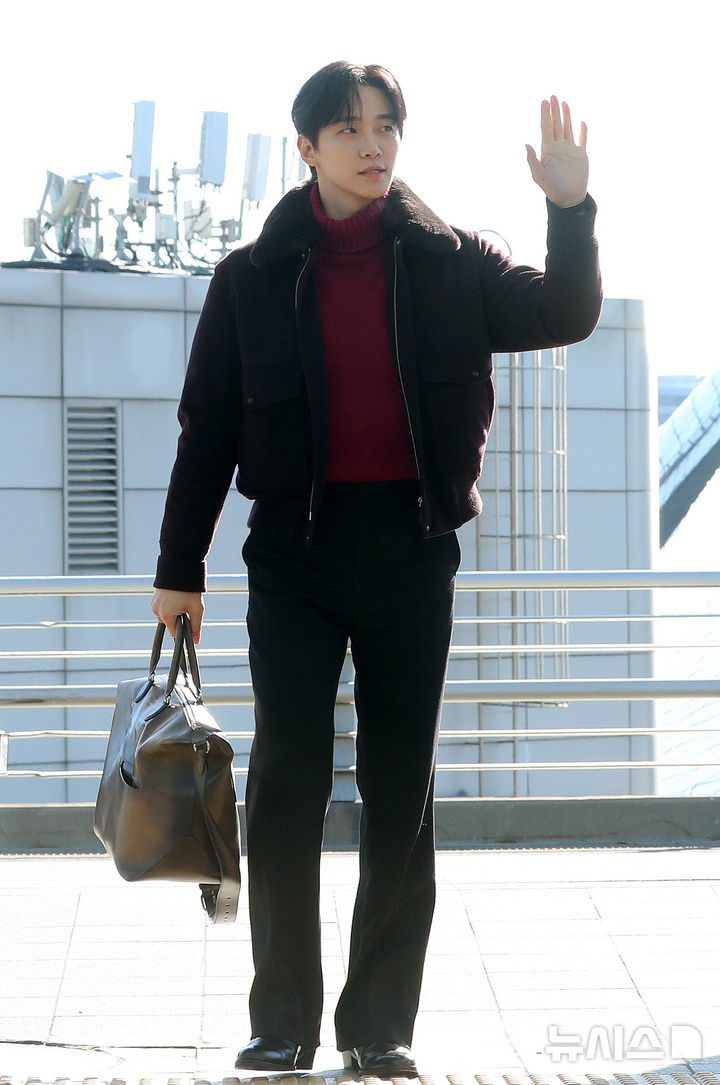 <b>AAA</b> 출국하는 <b>이준호</b>