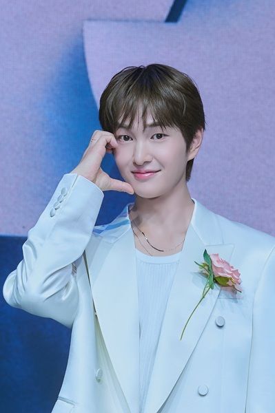 샤이니 <b>온유</b>, '주사이모 친분설' 부인 "'<b>피부관리</b> 목적' 병원 방문"(종합...