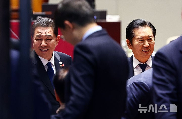 <b>정청래</b> "李·민주, 놀라울 정도로 생각 일치…'<b>사법개혁</b>' 일치단결해달...