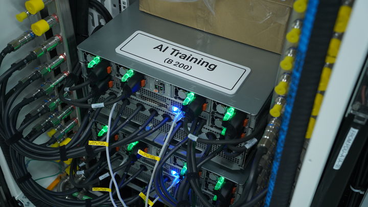 B200 GPU 기반 AI 학습 모델이 실제 동작하는 모습.(사진=kt 클라우드 제공) *재판매 및 DB 금지