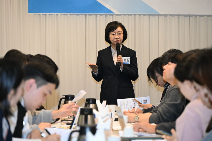 [서울=뉴시스] 오유경 식품의약품안전처 처장은 11일 서울 종로구의 한 식당에서 기자간담회를 열어 식의약 현안 질의에 대해 답했다.(사진=식약처 제공) 2025.12.11.*재판매 및 DB 금지