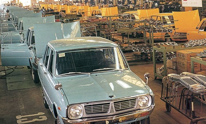 [서울=뉴시스] 기아산업 소하리공장에서 브리사 S-1000이 조립되고 있다.(사진=기아 80년 사사) 2025.12.12.*재판매 및 DB 금지