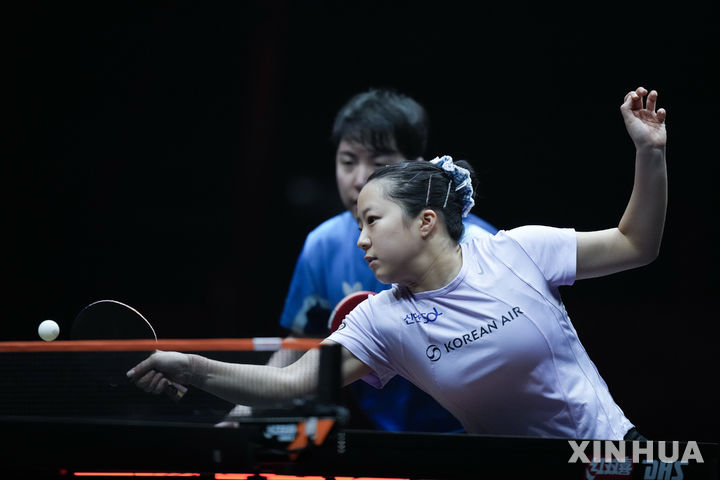 <b>신유빈</b>-<b>임종훈</b>, 린스둥-콰이만 꺾고 <b>결승 진출</b>