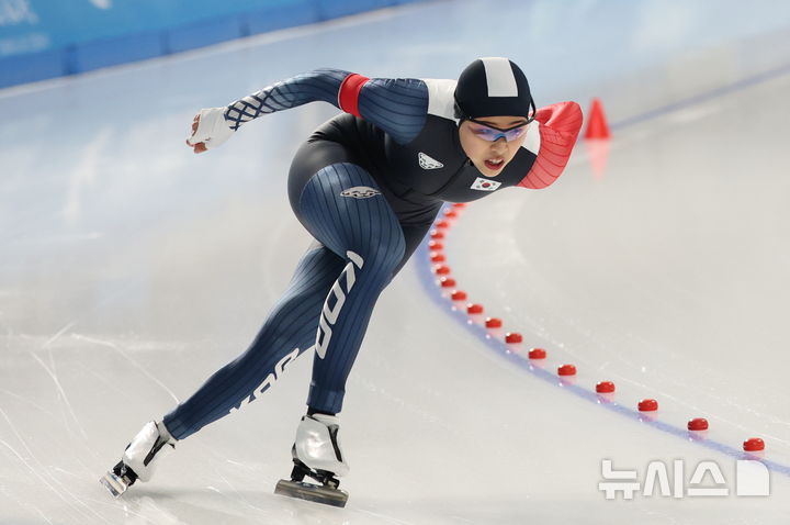 <b>빙속 이나현</b>, 월드컵 4차 대회 1000m 5위…<b>밀라노행</b> 사실상 확정