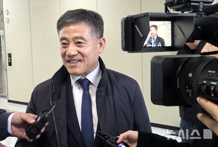 '<b>뇌물수수</b> 혐의' <b>정성주 김제시장</b>, 경찰 출석 조사중