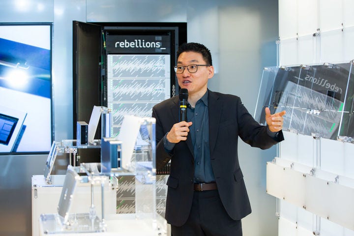 [서울=뉴시스] 인공지능(AI) 반도체 스타트업 리벨리온의 박성현 대표가 16일 오전 경기 성남시 정자동 사무실에서 설립 5주년 기자간담회를 개최했다. (사진=리벨리온 제공) *재판매 및 DB 금지