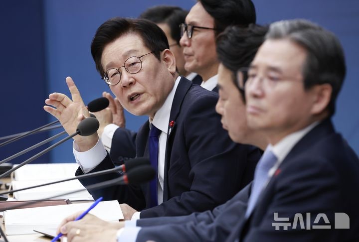 李 <b>대통령</b> "건보적용 검토"…탈모 테마주 급등