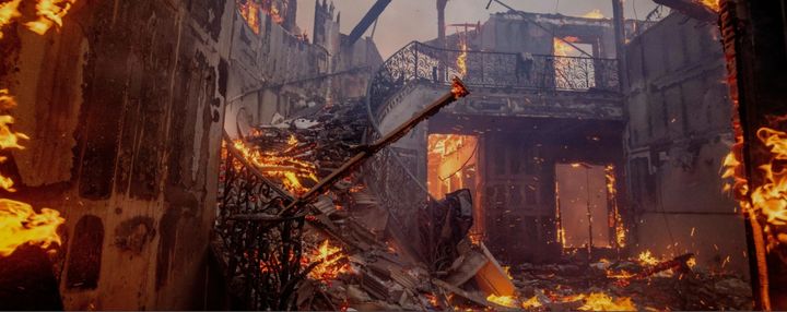 네이처가 선정한 2025년 올해의 과학 사진 중 하나인 '도시의 불지옥(Urban inferno)'.(사진=네이처) *재판매 및 DB 금지