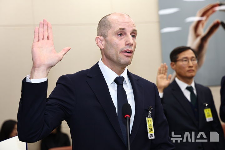 [속보] <b>해롤드 로저스 쿠팡</b> 대표 "박대준 전 쿠팡 대표, 경영진 복귀 없...