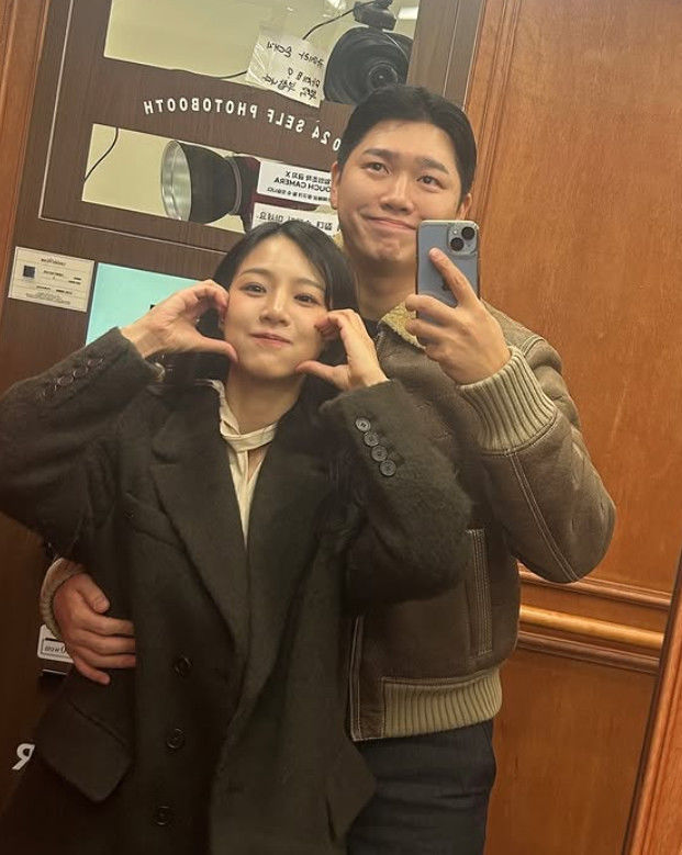 [서울=뉴시스] 22기 옥순(왼쪽). 경수. (사진=22기 옥순 인스타그램 캡처) 2025.01.21. photo@newsis.com  *재판매 및 DB 금지