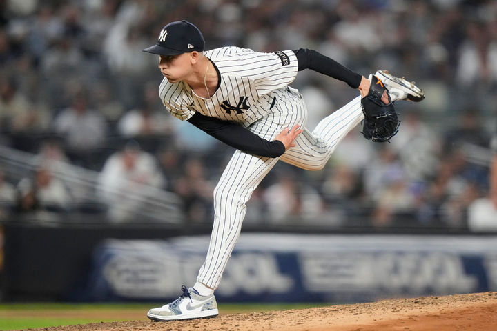 '2년 연속 20홀드' 베테랑 <b>위버</b>, MLB <b>메츠</b>와 2년 313억원 <b>계약</b>