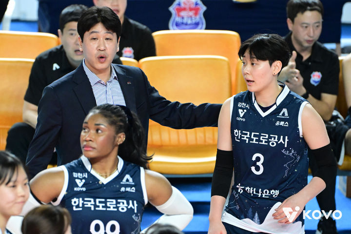 김종민 도로공사 <b>감독</b> "김다은은 '모 아니면 도'…오늘은 선발 출전"