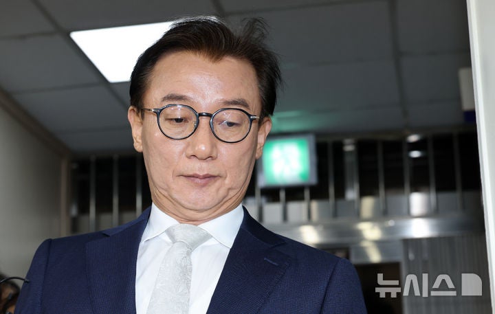 경찰, 2020년 <b>통일교</b> 행사 자료 확보…전재수 조사 11시간째