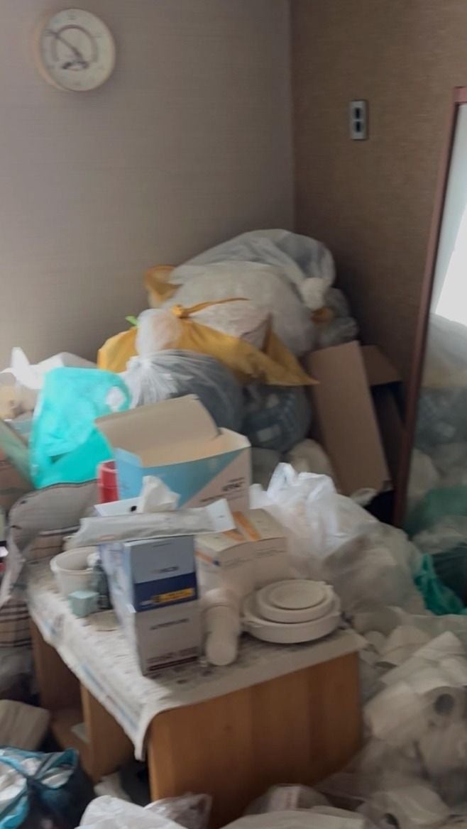 [뉴시스]임차인이 아파트를 난장판으로 만들어 두고 퇴거했다.(사진 = 보배드림 캡처) *재판매 및 DB 금지