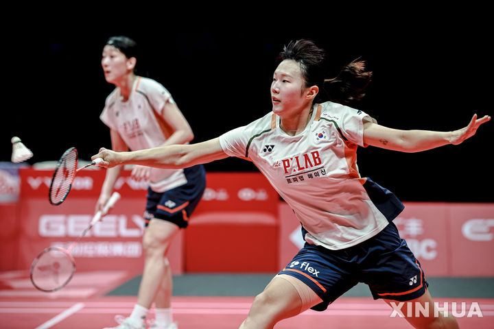 <b>백하나</b>-<b>이소희</b>, 일본 꺾고 배드민턴 <b>왕중왕전</b> 여복 <b>2연패</b> 쾌거