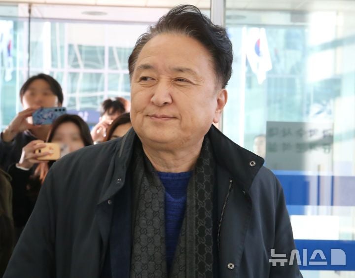 경찰 재출석하는 <b>김영환 충북지사</b>