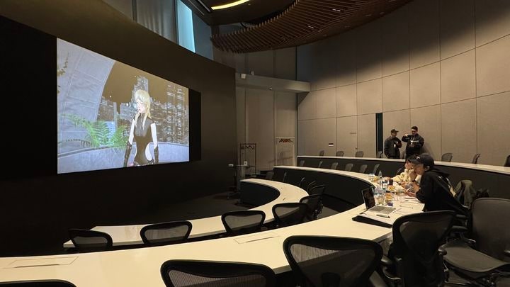 [서울=뉴시스] 윤정민 기자 = 갤럭시코퍼레이션은 지난 17일 서울에서 버추얼 아티스트 오디션을 진행했다.한 참가자가 오디션에 참가한 가운데 심사위원은 별도 심사실에서 참가자를 평가하고 있다.2025.12.22.