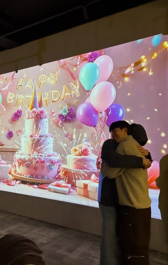 많은 생일 축하를 받은 서준님의 생일 파티