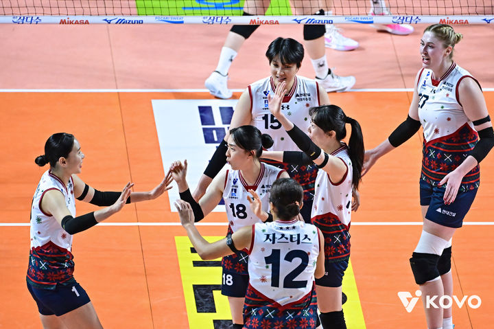 현대건설 8연승 질주