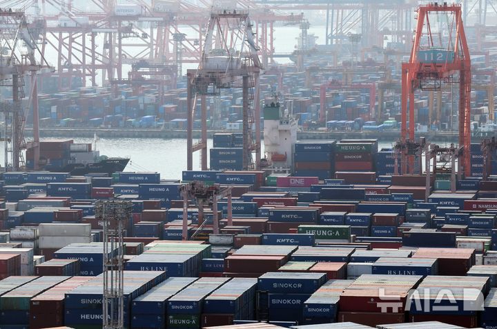  [부산=뉴시스] 하경민 기자 = 산업통상부와 관세청은 29일 오후 1시3분 기준으로 잠정 집계한 결과,<a href=