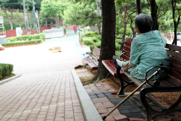 [서울=뉴시스] 1일 의료계에 따르면 노년기에는 다양한 신체 질환과 인지 저하가 동반되어,정신과적 증상이 가려지는 경우가 많아 주의가 필요하다.(사진=유토이미지) 2025.12.31.