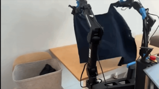 [서울=뉴시스] 미국 스타트업 피지컬 인텔리전스의 파이-제로(π0) 로봇이 가사를 도와주는 장면.(출처=피지컬 인텔리전스 유튜브) *재판매 및 DB 금지