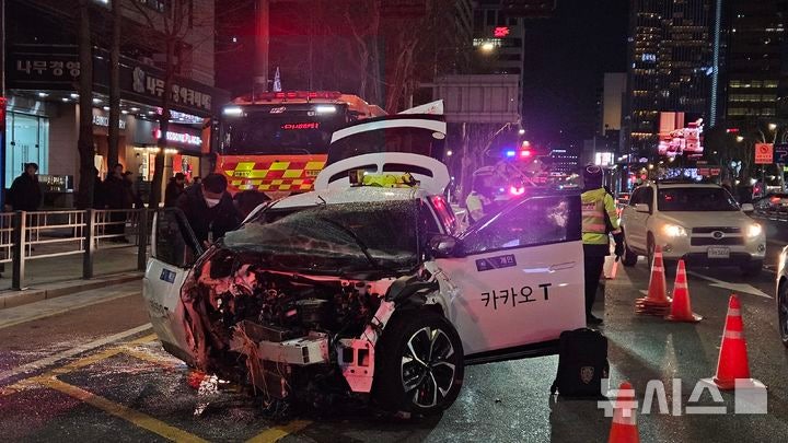 "건물 무너지는 소리"…'70대 운전자' 종각역 추돌사고에 10명 사상