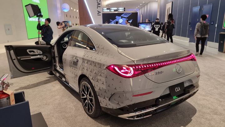 [라스베이거스=뉴시스]이지용 기자 = 미국 라스베이거스 퐁텐블로 호텔 4층에 마련된 엔비디아 솔루션 전시 공간.메르세데스-벤츠 CLA 차량이 전시되어 있다.2026.01.07.